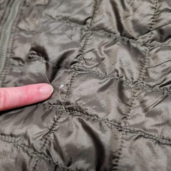 The North Face Thermoball Puffer Jacket Mens XL Olive Green Camo Lining Light - Picture 8 of 11